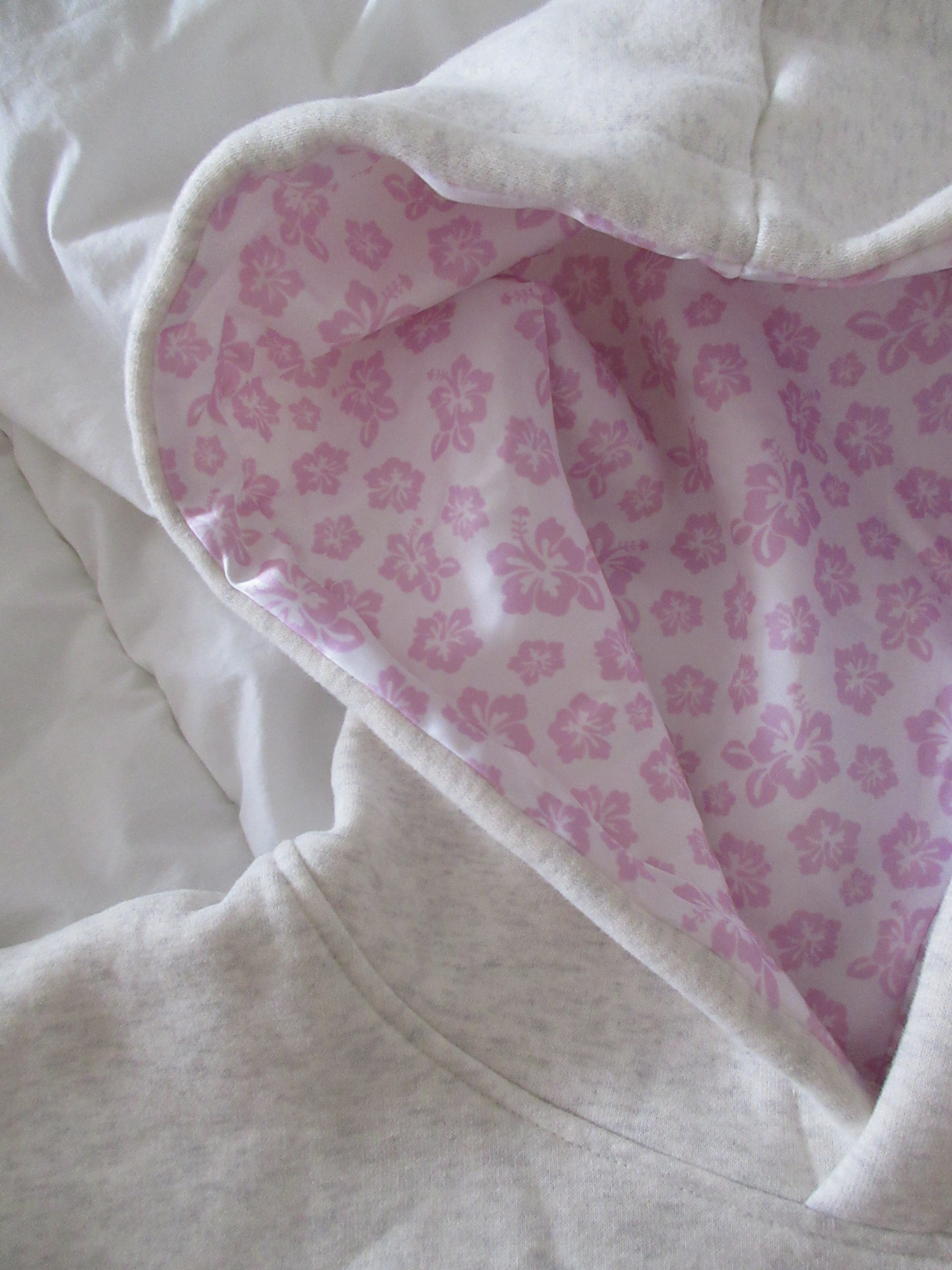 Hibiscus Hoodie in Heather Blush